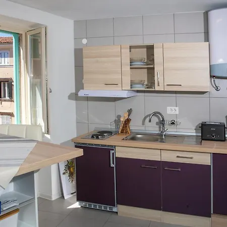 Crystal Luxe Apartment