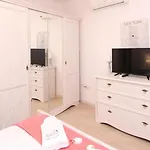 Crystal Luxe Lägenhet *